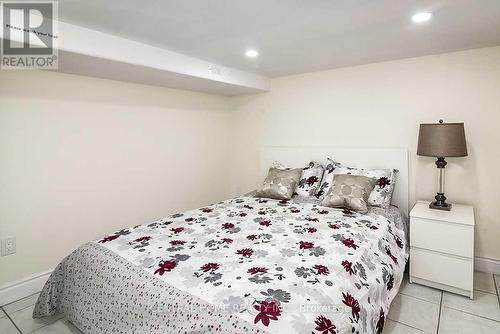 6197 Culp Street, Niagara Falls, ON - Indoor Photo Showing Bedroom