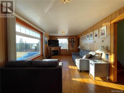 1802 Route 776, Grand Manan, NB - Indoor Photo Showing Living Room