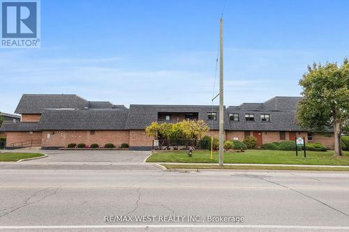 #226 -580 Mary St E, Whitby, ON - Outdoor