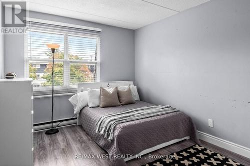 226 - 580 Mary Street E, Whitby, ON - Indoor Photo Showing Bedroom