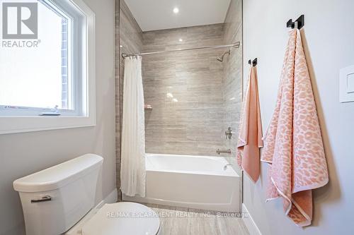 471 Masters Dr E, Woodstock, ON - Indoor Photo Showing Bathroom
