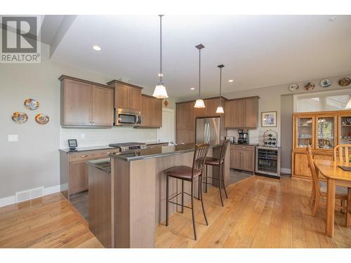 427 Longspoon Drive, Vernon, BC - Indoor Photo Showing Kitchen With Upgraded Kitchen