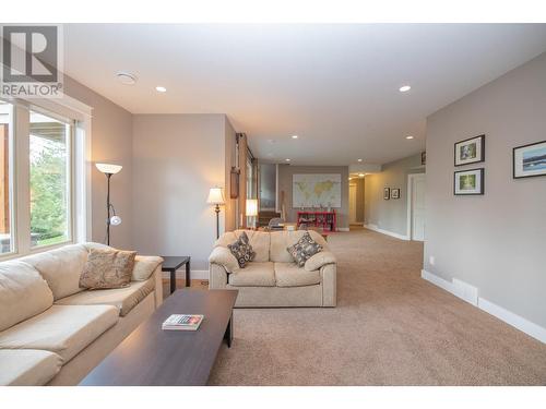 427 Longspoon Drive, Vernon, BC - Indoor Photo Showing Living Room