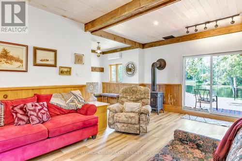 339 Fidlar Glen Rd, Marmora And Lake, ON - Indoor Photo Showing Living Room