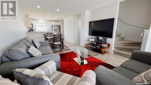 5672 Prefontaine Avenue, Regina, SK - Indoor Photo Showing Living Room