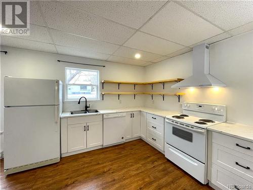 346 Prince Of Wales Street, Saint Andrews, NB - Indoor Photo Showing Kitchen With Double Sink