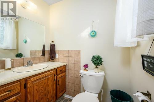 487 Lumby Mabel Lake Road, Lumby, BC - Indoor Photo Showing Bathroom
