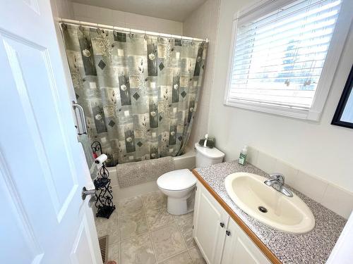 7333 George Road, Jaffray, BC - Indoor Photo Showing Bathroom