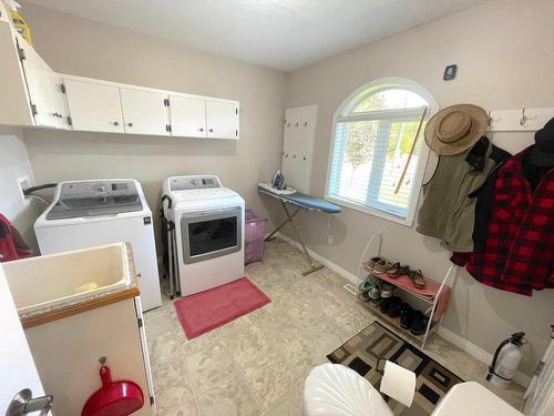 7333 George Road, Jaffray, BC - Indoor Photo Showing Laundry Room
