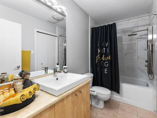 Salle de bains - 405-1540 Boul. Henri-Bourassa O., Montréal (Ahuntsic-Cartierville), QC - Indoor Photo Showing Bathroom