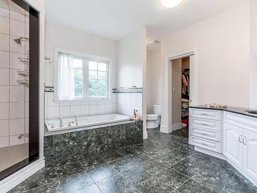 8280 Concession 4 Rd, Uxbridge, ON - Indoor Photo Showing Bathroom