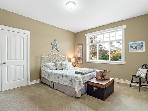 1674 Granite Rd, Nanoose Bay, BC - Indoor Photo Showing Bedroom