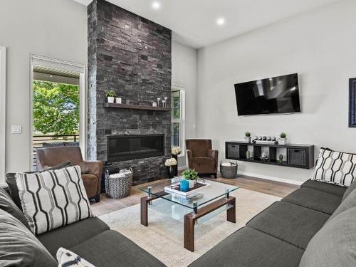 481 Pevero Place, Kamloops, BC - Indoor Photo Showing Living Room With Fireplace