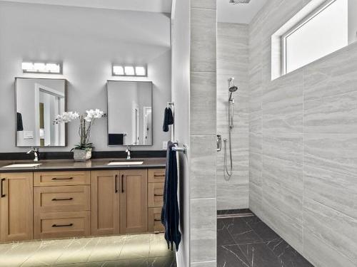 481 Pevero Place, Kamloops, BC - Indoor Photo Showing Bathroom