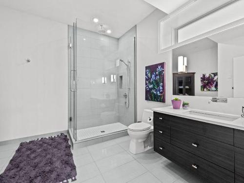 808 Cantle Drive, Kamloops, BC - Indoor Photo Showing Bathroom
