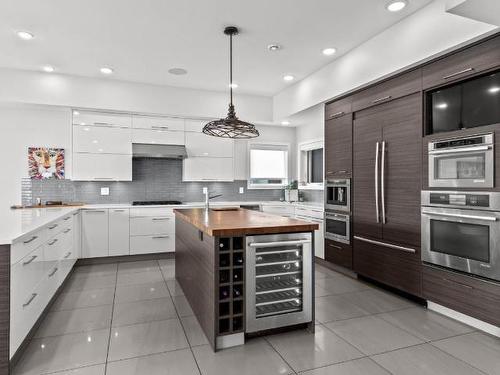 808 Cantle Drive, Kamloops, BC - Indoor Photo Showing Kitchen With Upgraded Kitchen