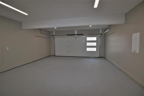 512 Similkameen Avenue, Princeton, BC - Indoor Photo Showing Garage