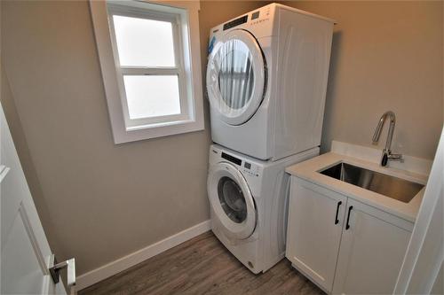 512 Similkameen Avenue, Princeton, BC - Indoor Photo Showing Laundry Room