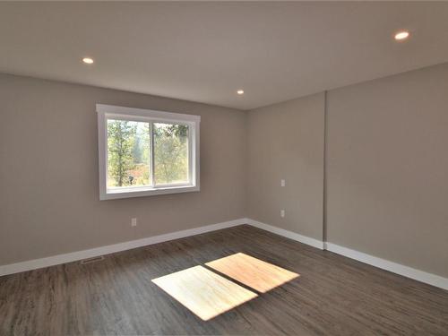 512 Similkameen Avenue, Princeton, BC - Indoor Photo Showing Other Room