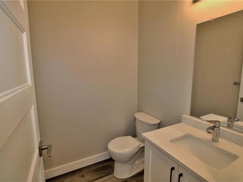 514 Similkameen Avenue, Princeton, BC - Indoor Photo Showing Bathroom
