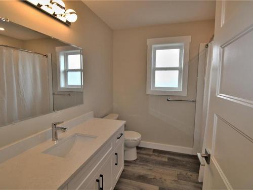 514 Similkameen Avenue, Princeton, BC - Indoor Photo Showing Bathroom
