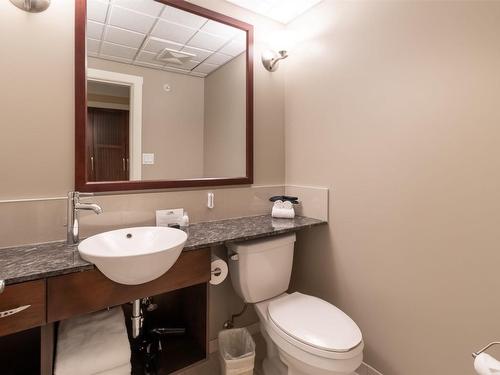 377-13011 Lakeshore Drive, Summerland, BC - Indoor Photo Showing Bathroom
