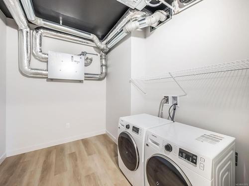 115-140 Jensen Ave West, Parksville, BC - Indoor Photo Showing Laundry Room
