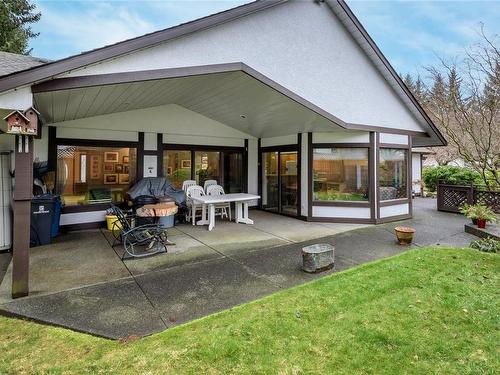 2063 Anna Pl, Courtenay, BC - Outdoor With Exterior