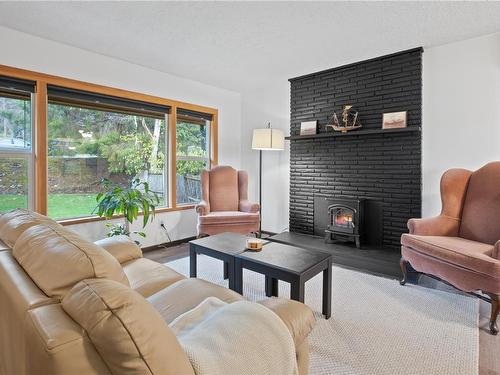 232 Albion Cres, Ucluelet, BC - Indoor Photo Showing Living Room With Fireplace