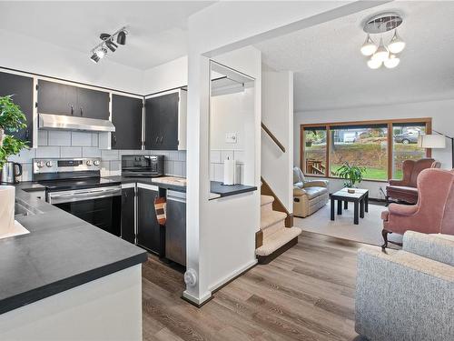 232 Albion Cres, Ucluelet, BC - Indoor Photo Showing Kitchen