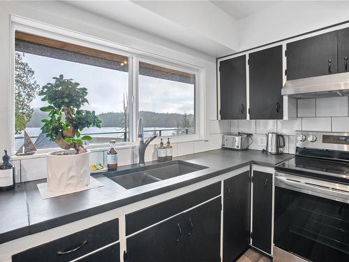 232 Albion Cres, Ucluelet, BC - Indoor Photo Showing Kitchen With Double Sink