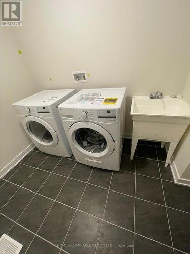 251 Eastbridge Avenue, Welland, ON - Indoor Photo Showing Laundry Room