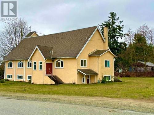 6121 Lois Street, Powell River, BC - Outdoor