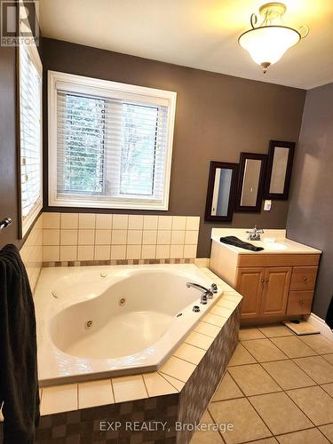 80 Everett Road, Kawartha Lakes, ON - Indoor Photo Showing Bathroom