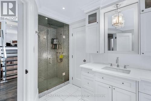 1729 Blythe Rd, Mississauga, ON - Indoor Photo Showing Bathroom