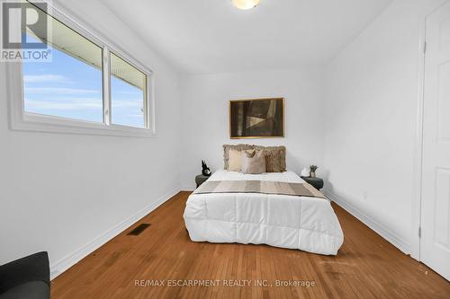 5144 Greenlane Rd, Lincoln, ON - Indoor Photo Showing Bedroom