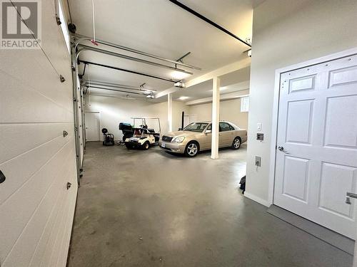2338 Hwy 3, Cawston, BC - Indoor Photo Showing Garage