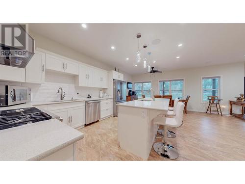 2338 Hwy 3, Cawston, BC - Indoor Photo Showing Kitchen