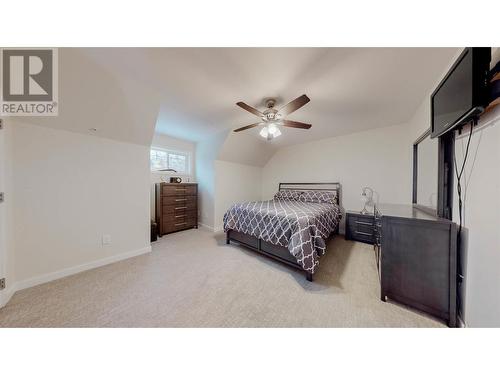 2338 Hwy 3, Cawston, BC - Indoor Photo Showing Laundry Room