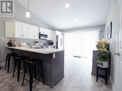 22 Stirling Cres, Prince Edward County, ON - Indoor Photo Showing Kitchen