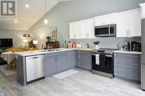 22 Stirling Cres, Prince Edward County, ON - Indoor Photo Showing Kitchen With Double Sink
