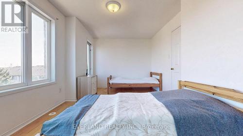 #268 -4975 Southampton Dr, Mississauga, ON - Indoor Photo Showing Bedroom