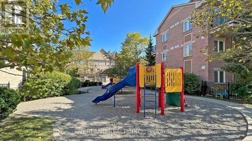 268 - 4975 Southampton Drive, Mississauga, ON - Outdoor