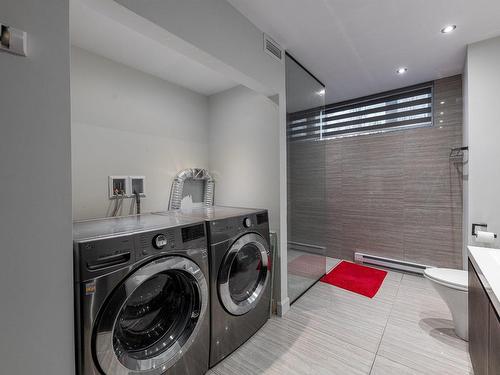 Salle de lavage - 7 Rue De Dieppe, Candiac, QC - Indoor Photo Showing Laundry Room