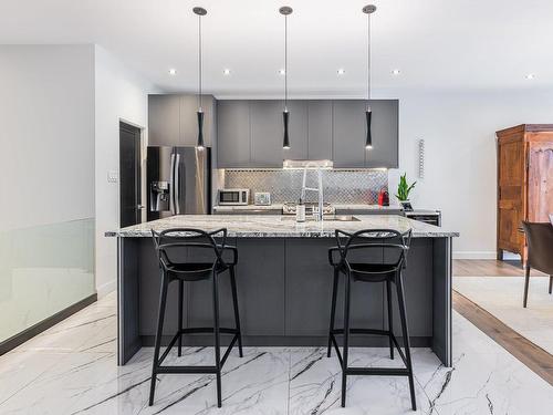 Cuisine - 7 Rue De Dieppe, Candiac, QC - Indoor Photo Showing Kitchen With Upgraded Kitchen