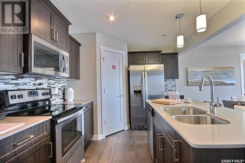 4644 Ferndale Crescent, Regina, SK - Indoor Photo Showing Kitchen With Double Sink With Upgraded Kitchen