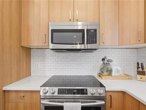 3405 Jazz Crt, Langford, BC - Indoor Photo Showing Kitchen With Stainless Steel Kitchen