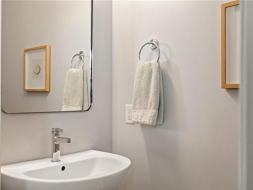 3405 Jazz Crt, Langford, BC - Indoor Photo Showing Bathroom