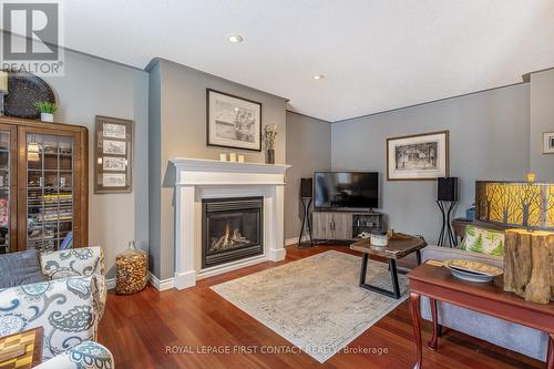 32 Nicklaus Dr, Barrie, ON - Indoor Photo Showing Living Room With Fireplace