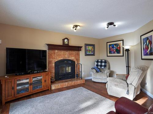 1058 Middlegate Rd, Errington, BC - Indoor Photo Showing Living Room With Fireplace